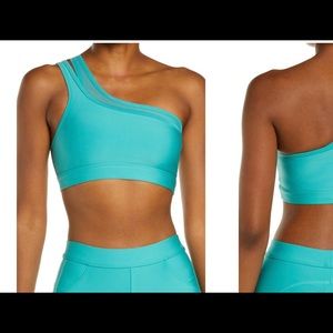 Alo yoga airlift short and bra set. Size small. Never worn.